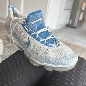 Nike VaporMax Flyknit Sneaker in Light Blue and White